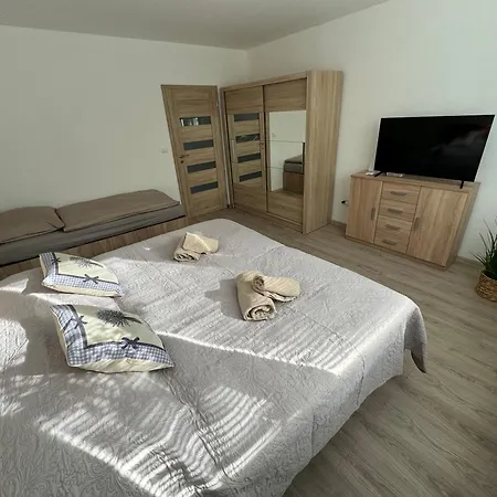 Lupa Apartment *